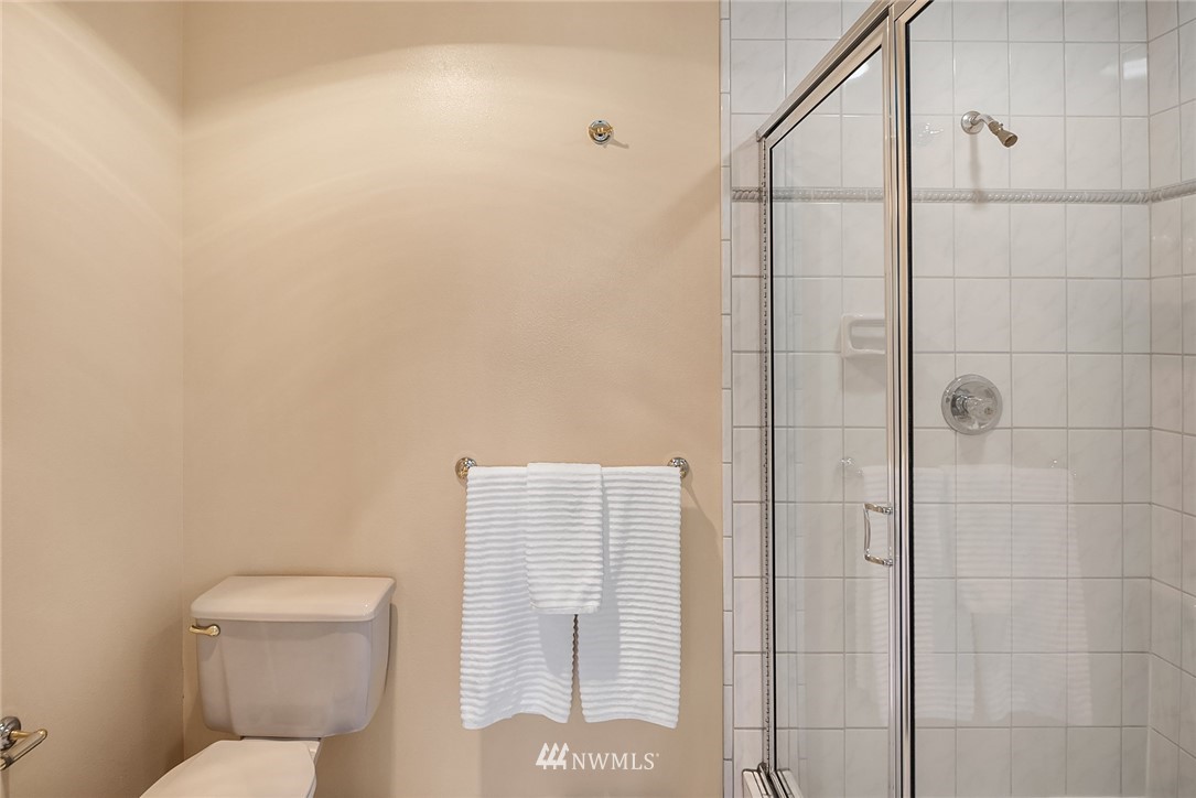 9221 190th Street Southwest Edmonds, WA 98020 - Photo 25 of 39 Gallery Image 25