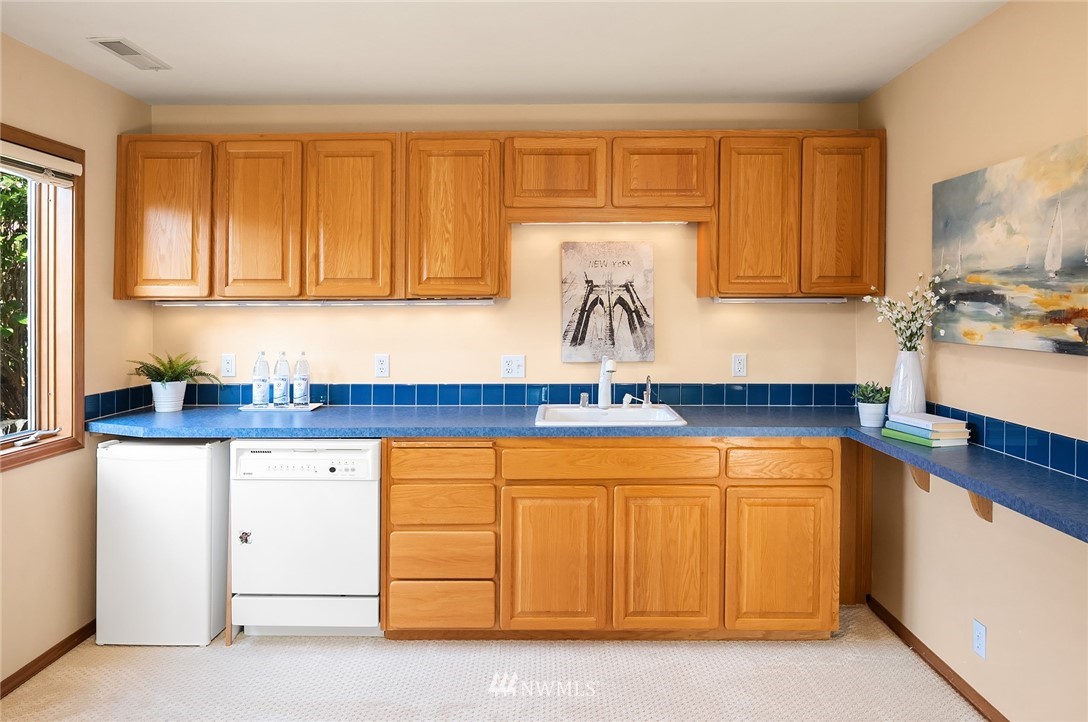 9221 190th Street Southwest Edmonds, WA 98020 - Photo 30 of 39 Gallery Image 30