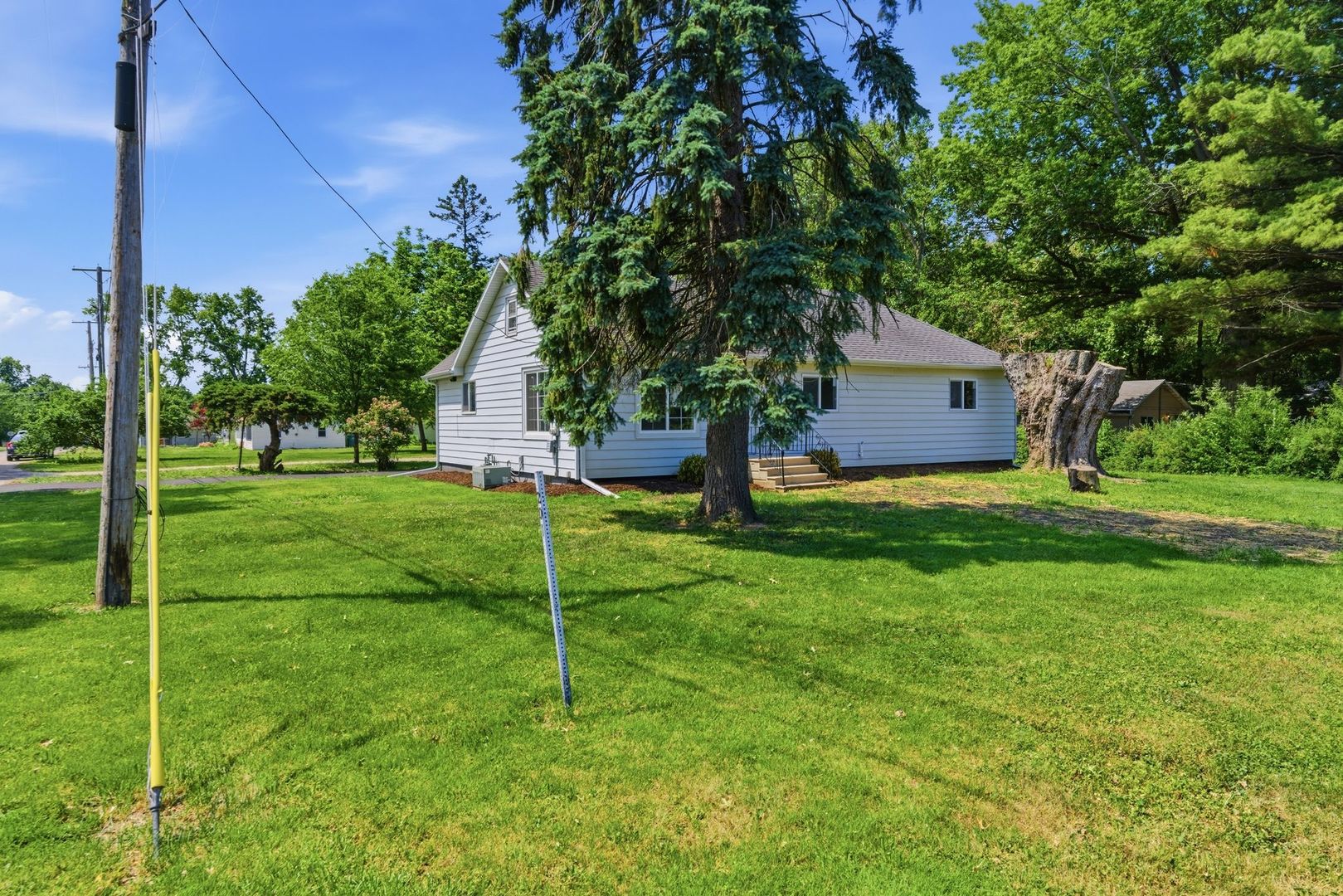 201 West 3rd Street Streator, IL 61364 - Photo 2 of 28