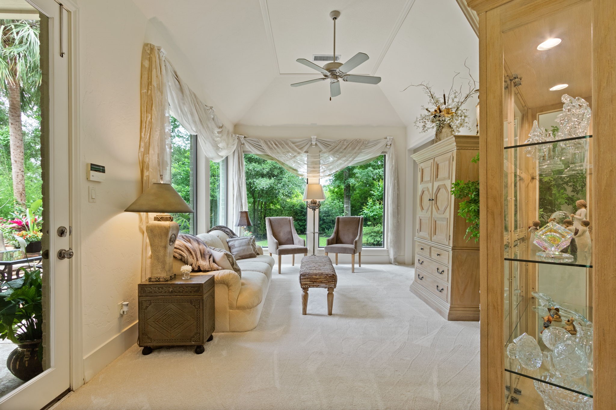 17511 Seidel Road Tomball, TX 77377 - Photo 32 of 49 Experience luxury in the second owner's suite with private climate control and a spacious sitting area overlooking the pool and backyard. Perfect place for great conversations with your guests!