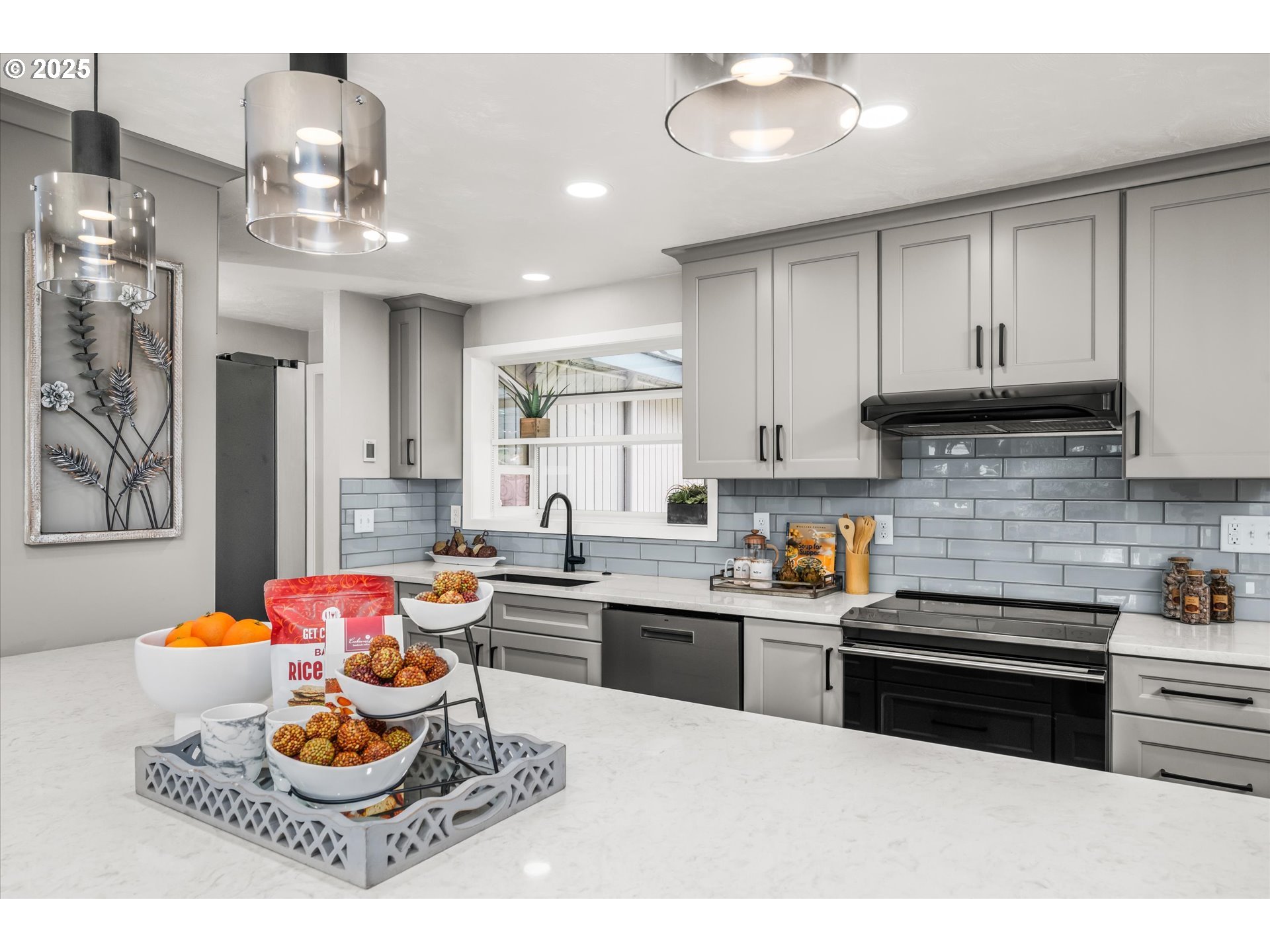 1637 Larkspur Loop Eugene, OR 97401 - Photo 12 of 48 Kitchen