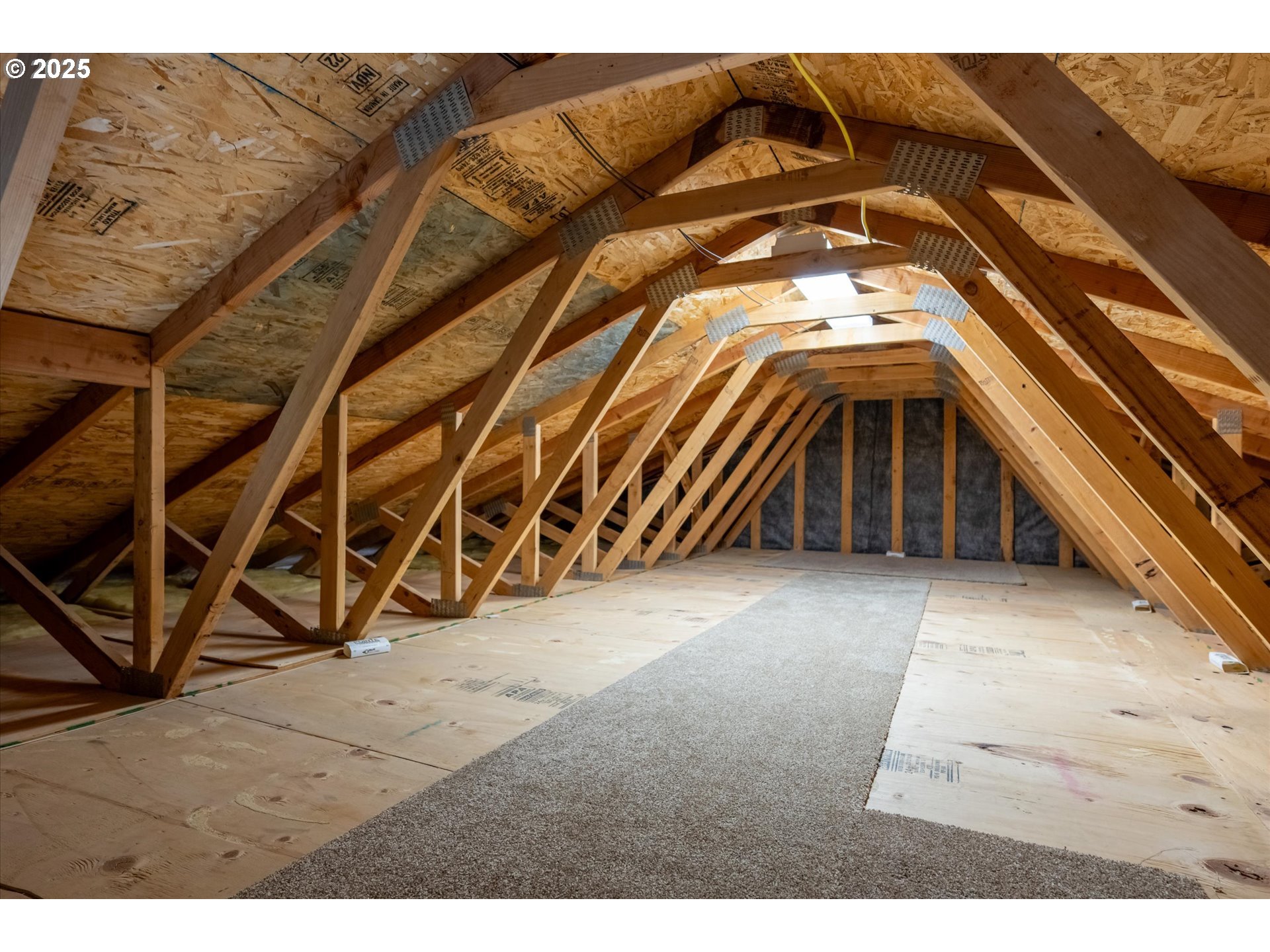 1637 Larkspur Loop Eugene, OR 97401 - Photo 32 of 48 Storage