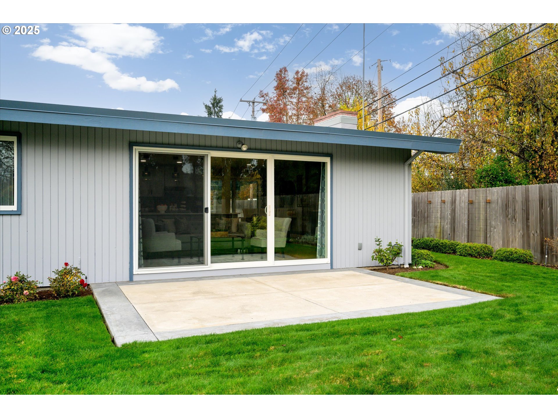 1637 Larkspur Loop Eugene, OR 97401 - Photo 33 of 48 Patio