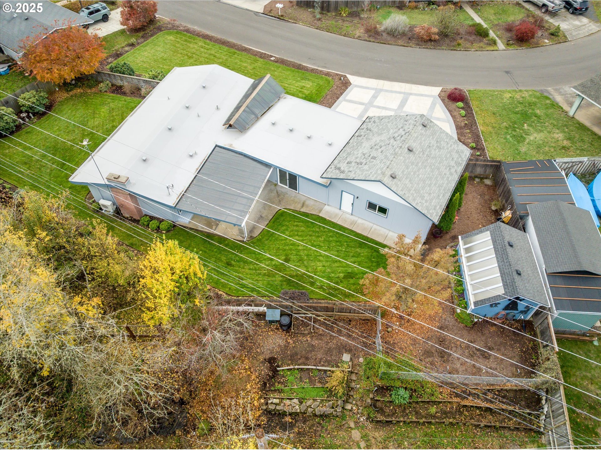 1637 Larkspur Loop Eugene, OR 97401 - Photo 42 of 48