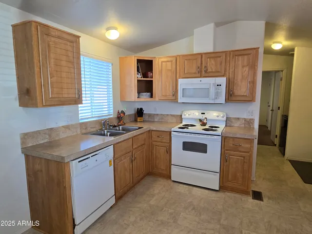 $60,900 | 19802 North 32nd Street, Unit 142, Phoenix, AZ 85050
