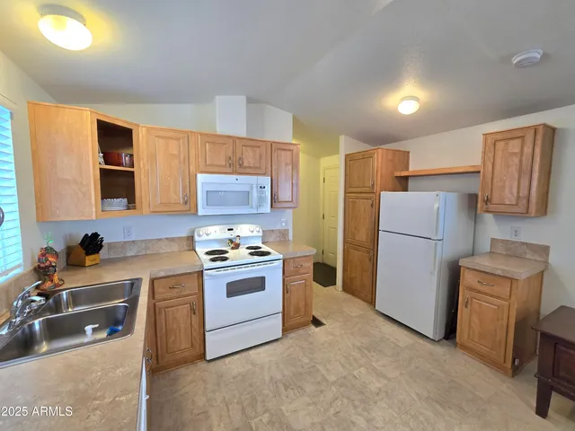 $60,900 | 19802 North 32nd Street, Unit 142, Phoenix, AZ 85050
