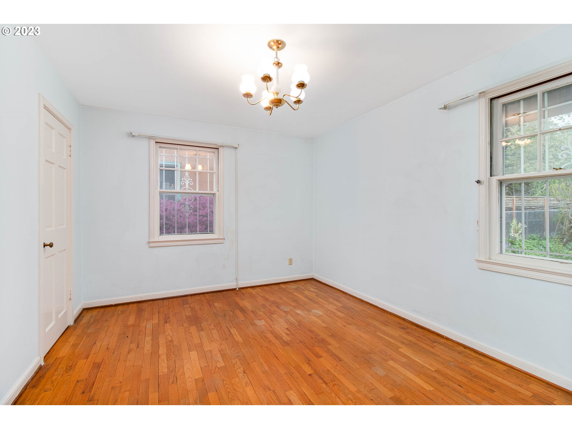 7343 North Foss Avenue Portland, OR 97203 - Photo 15 of 39 a view of an empty room with a window