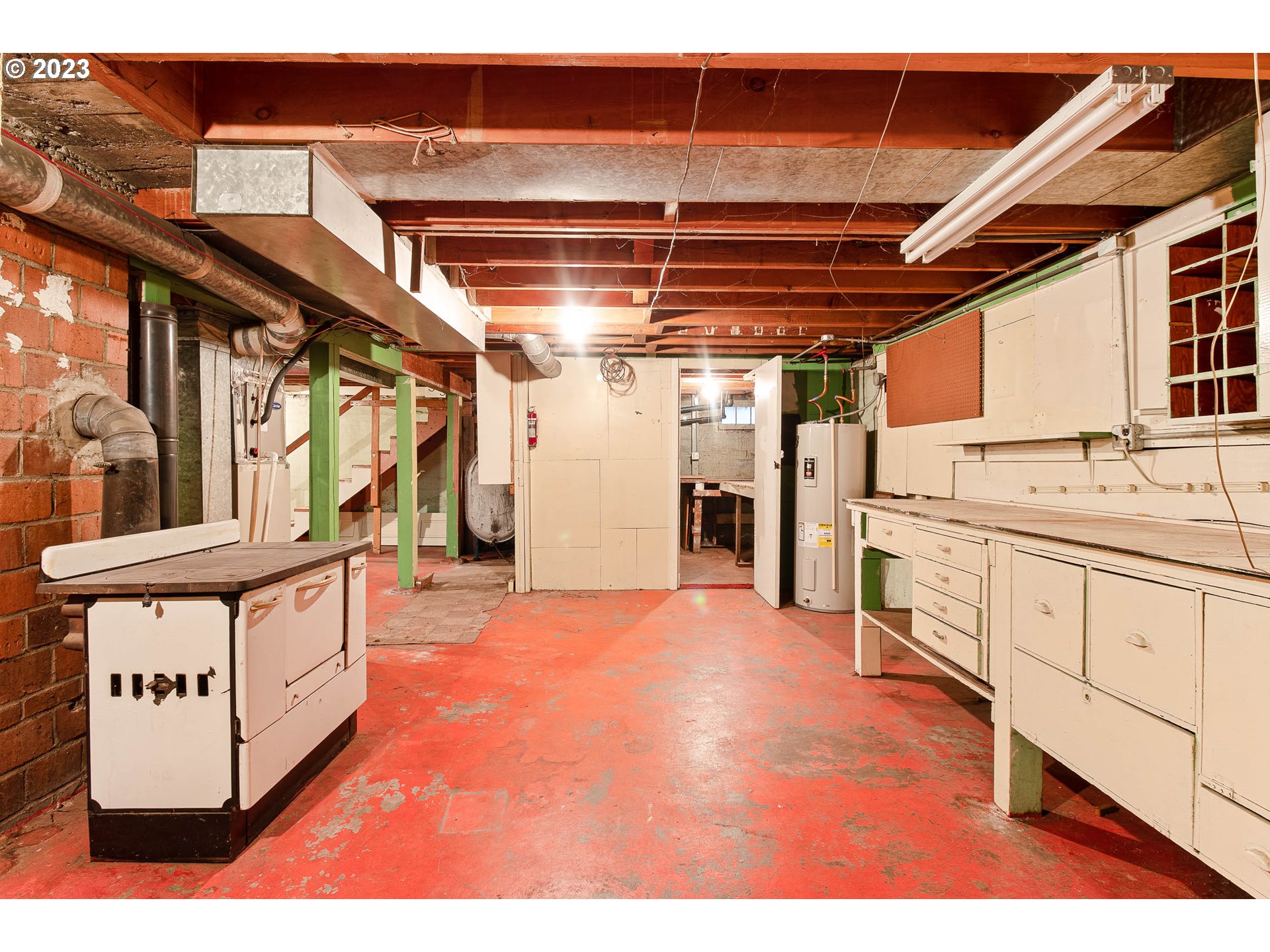 7343 North Foss Avenue Portland, OR 97203 - Photo 28 of 39 a view of a storage & utility room