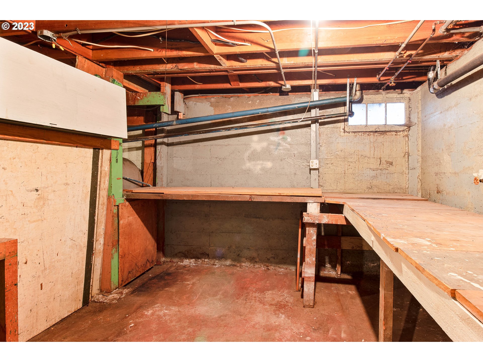 7343 North Foss Avenue Portland, OR 97203 - Photo 30 of 39 a view of a room with wooden walls