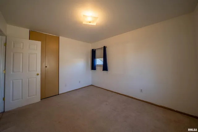 $182,000 | 1617 Holiday Drive, Pekin, IL 61554