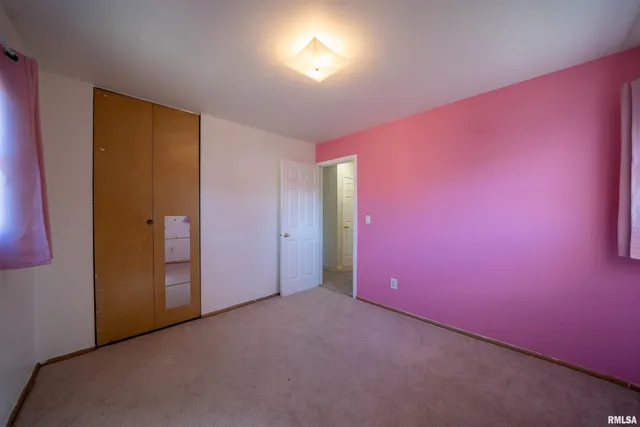 $182,000 | 1617 Holiday Drive, Pekin, IL 61554