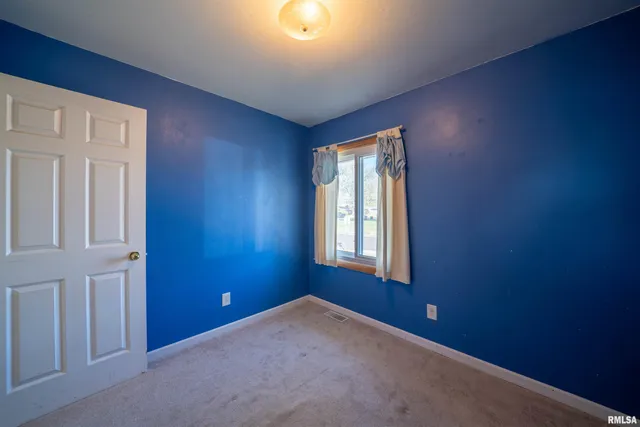 $182,000 | 1617 Holiday Drive, Pekin, IL 61554