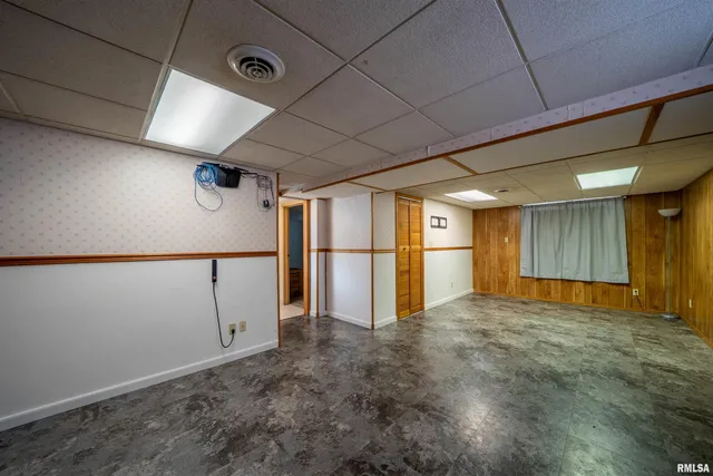 $182,000 | 1617 Holiday Drive, Pekin, IL 61554