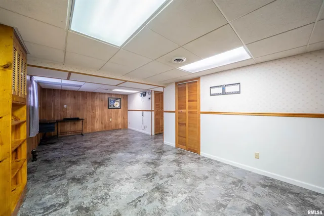 $182,000 | 1617 Holiday Drive, Pekin, IL 61554