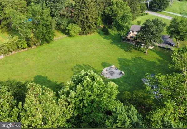 $700,000 | 521 Cokesbury Road, Annandale, NJ 08801