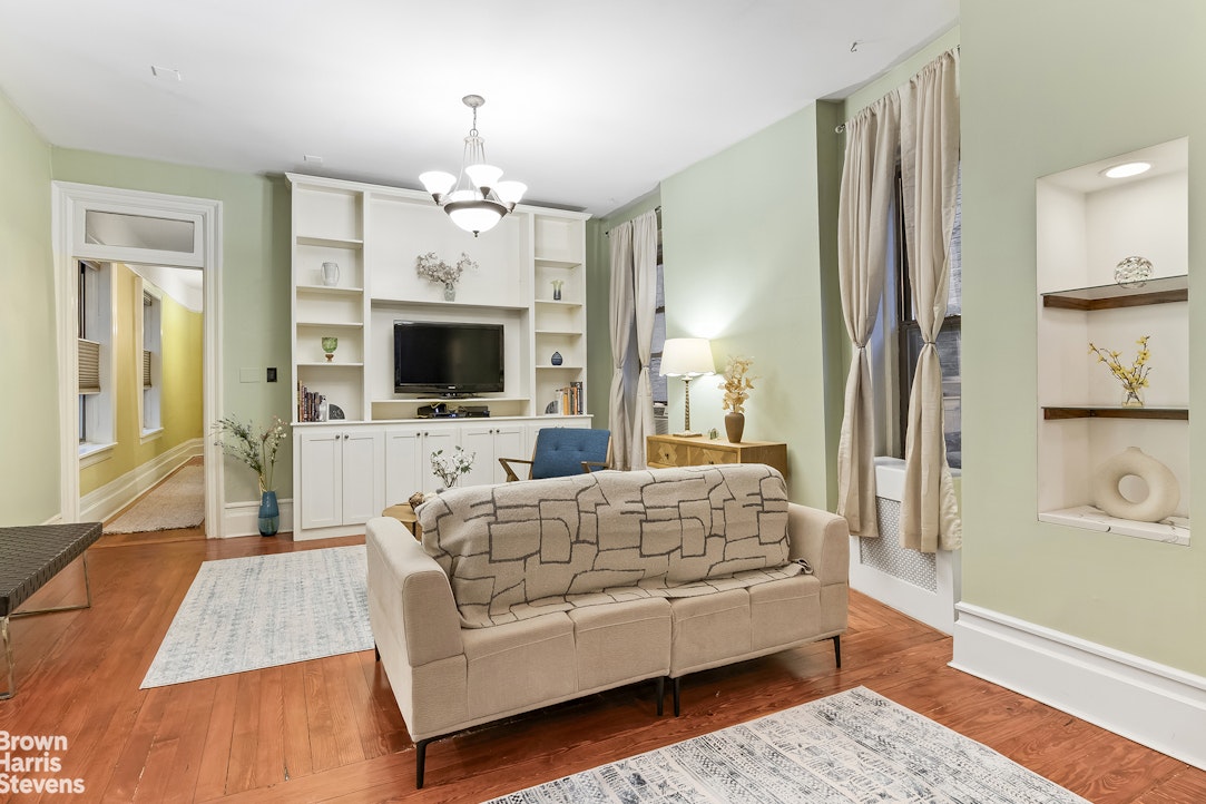 702 West End Avenue, Unit 2B Manhattan, NY 10025 - Photo 3 of 8