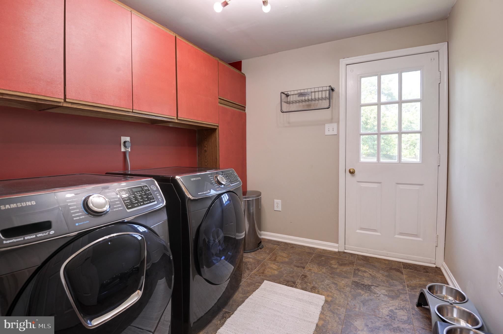 23124 Watson Road Leesburg, VA 20175 - Photo 21 of 57 Laundry/Mud Room