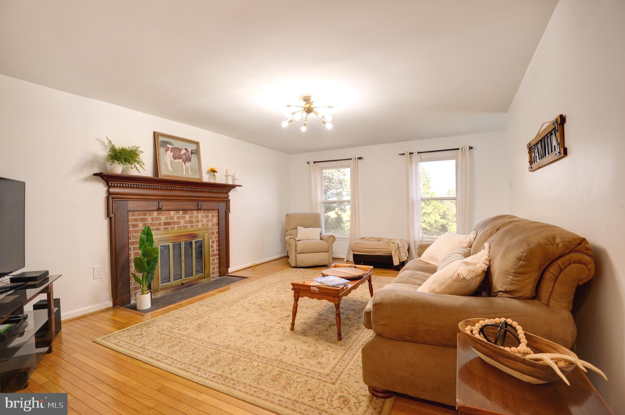 23124 Watson Road Leesburg, VA 20175 - Photo 7 of 57 Family Room