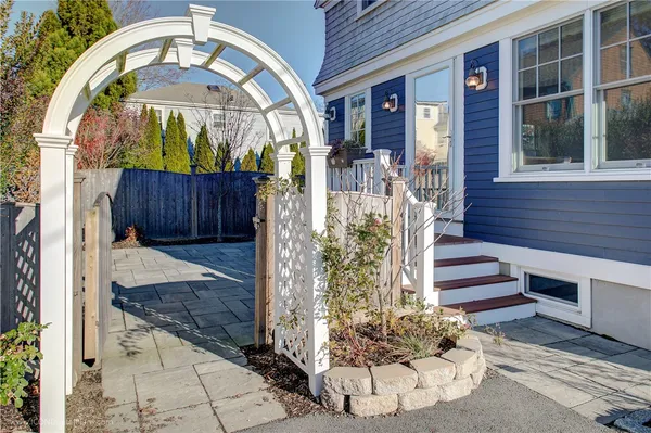 $5,000 | 2 Katzman Place, Newport, RI 02840