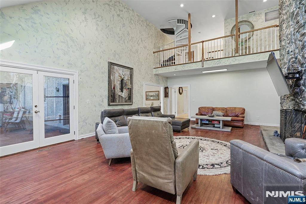 9 Cameron Road Saddle River, NJ 07458 - Photo 11 of 50 Gallery Image 11