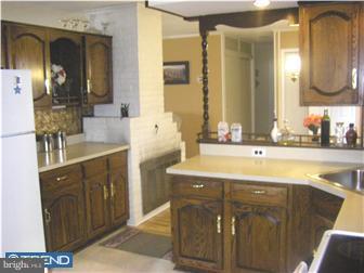 16 Broadleaf Road Levittown, PA 19057 - Photo 2 of 12 Kitchen