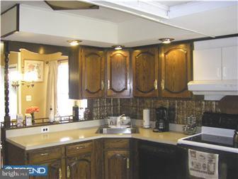 16 Broadleaf Road Levittown, PA 19057 - Photo 3 of 12 Kitchen