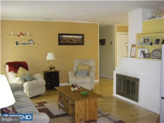 16 Broadleaf Road Levittown, PA 19057 - Photo 5 of 12 Living Room