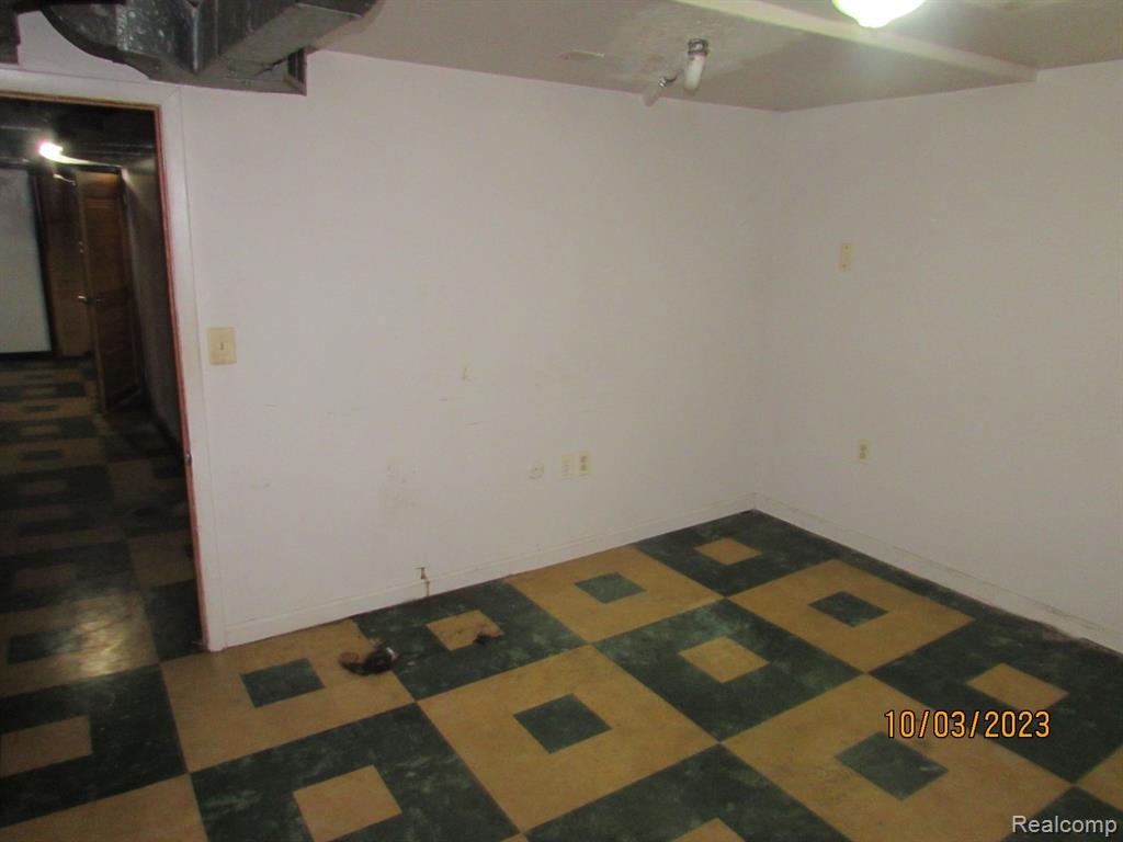 5574-76 Devonshire Road Detroit, MI 48224 - Photo 34 of 53