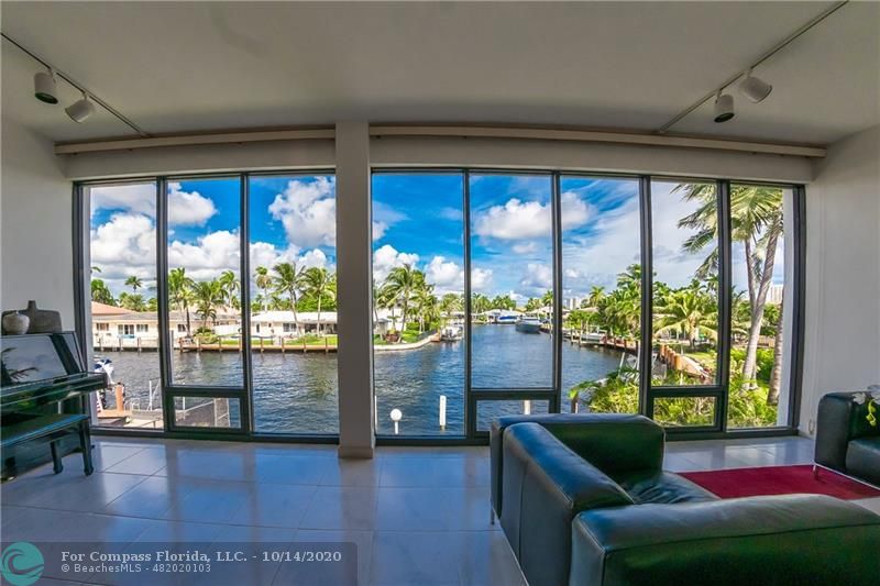 2549 Southeast 9th Street Pompano Beach, FL 33062 - Photo 2 of 35 Direct view of the canal