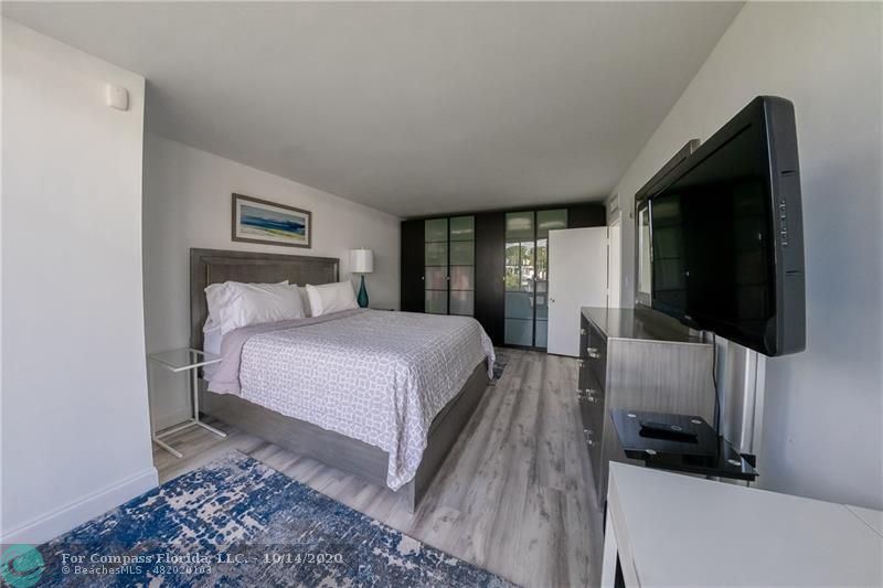 2549 Southeast 9th Street Pompano Beach, FL 33062 - Photo 24 of 35 3rd Bedroom