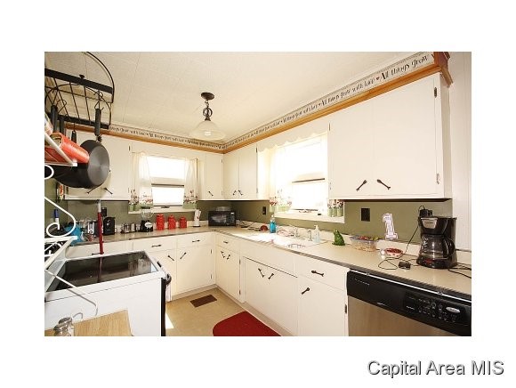 890 North Tower Road Dawson, IL 62520 - Photo 7 of 24 Gallery Image 7