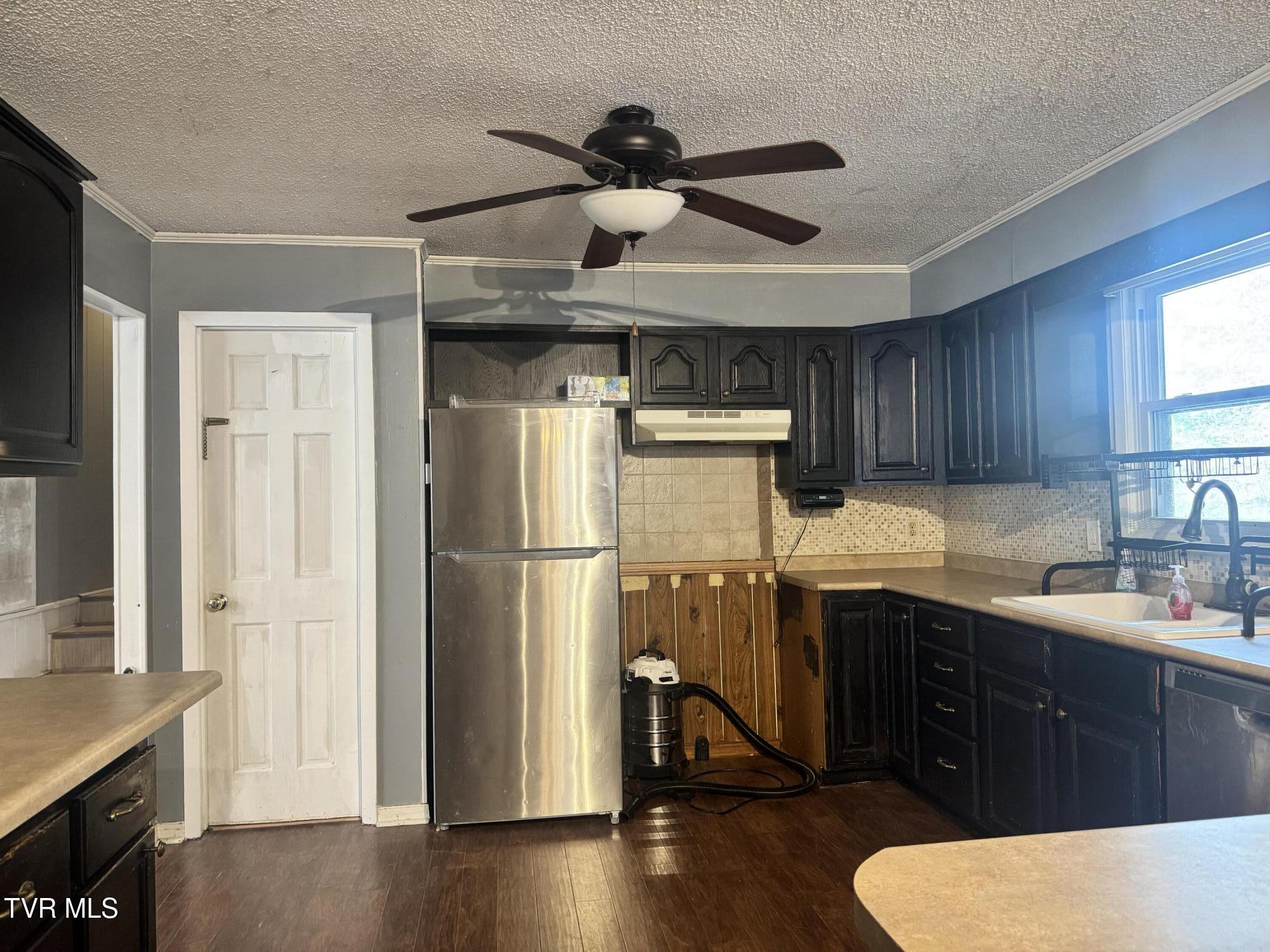 208 Sycamore Street Erwin, TN 37650 - Photo 20 of 48 IMG_5101