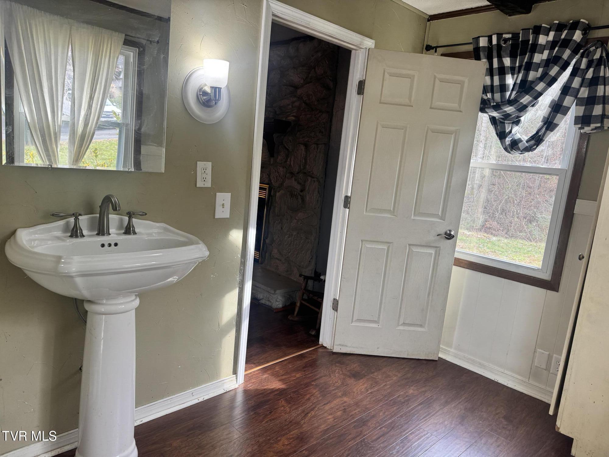 208 Sycamore Street Erwin, TN 37650 - Photo 27 of 48 IMG_5104