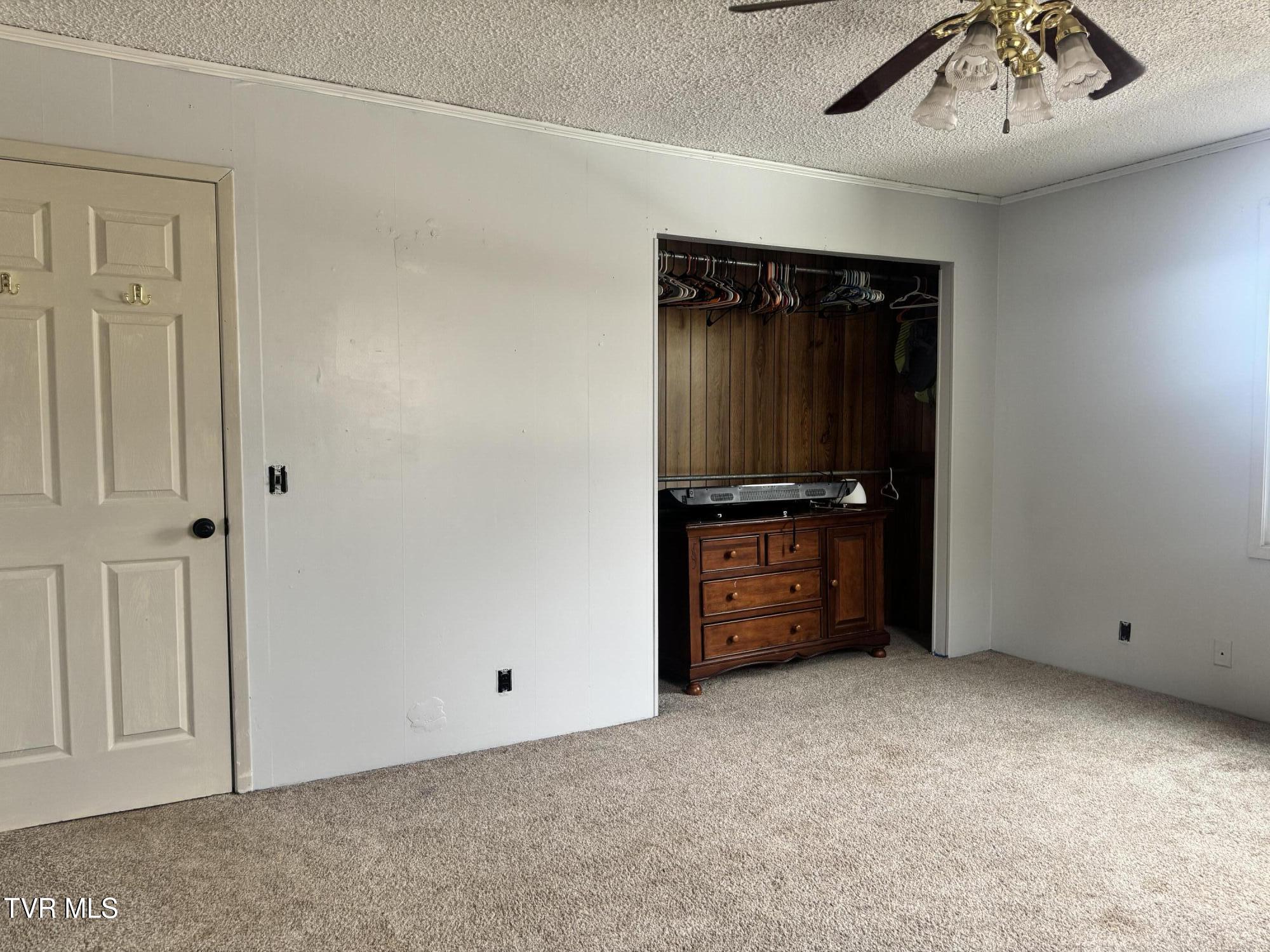 208 Sycamore Street Erwin, TN 37650 - Photo 33 of 48 IMG_5109