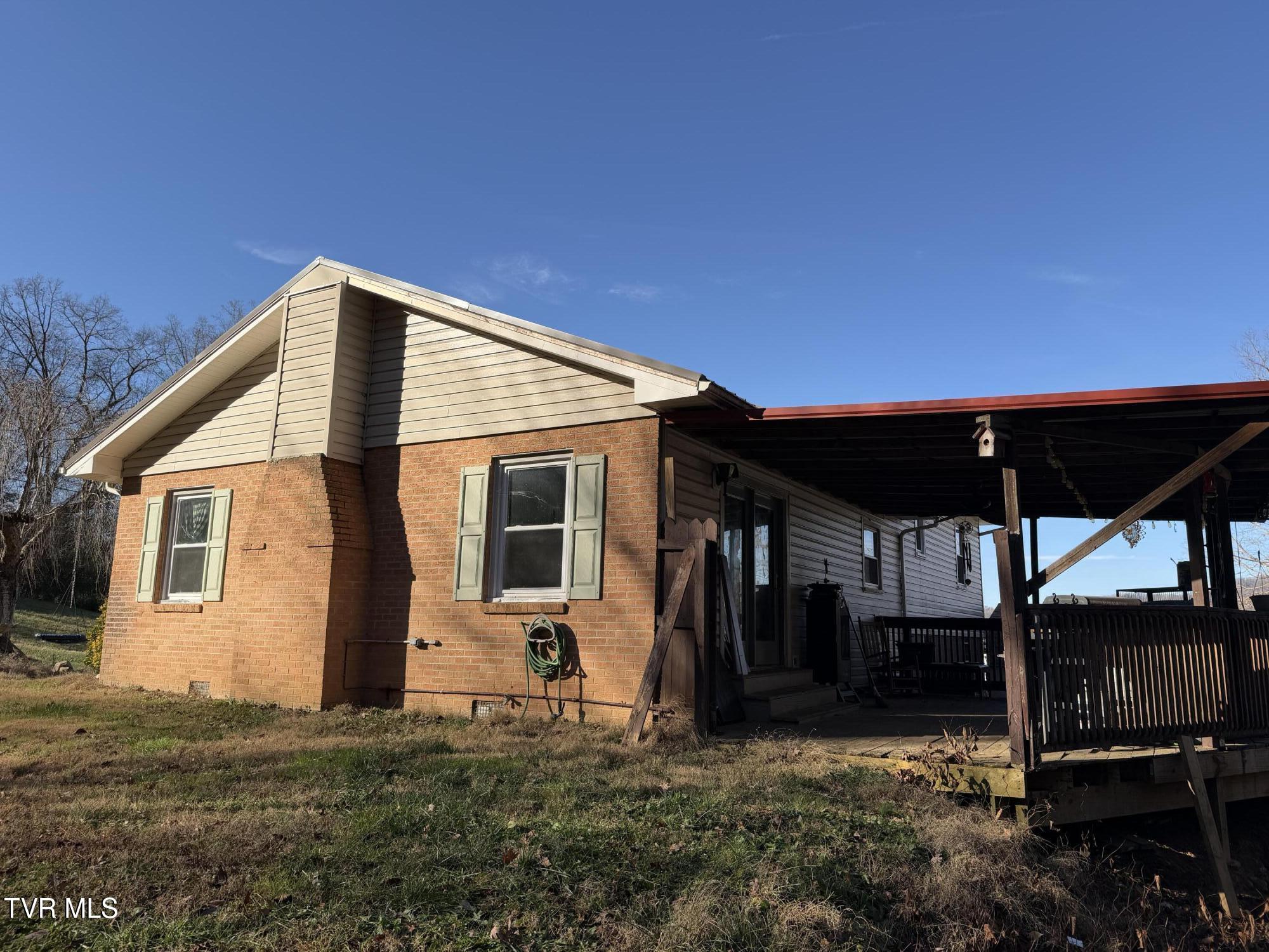 208 Sycamore Street Erwin, TN 37650 - Photo 6 of 48 IMG_5156