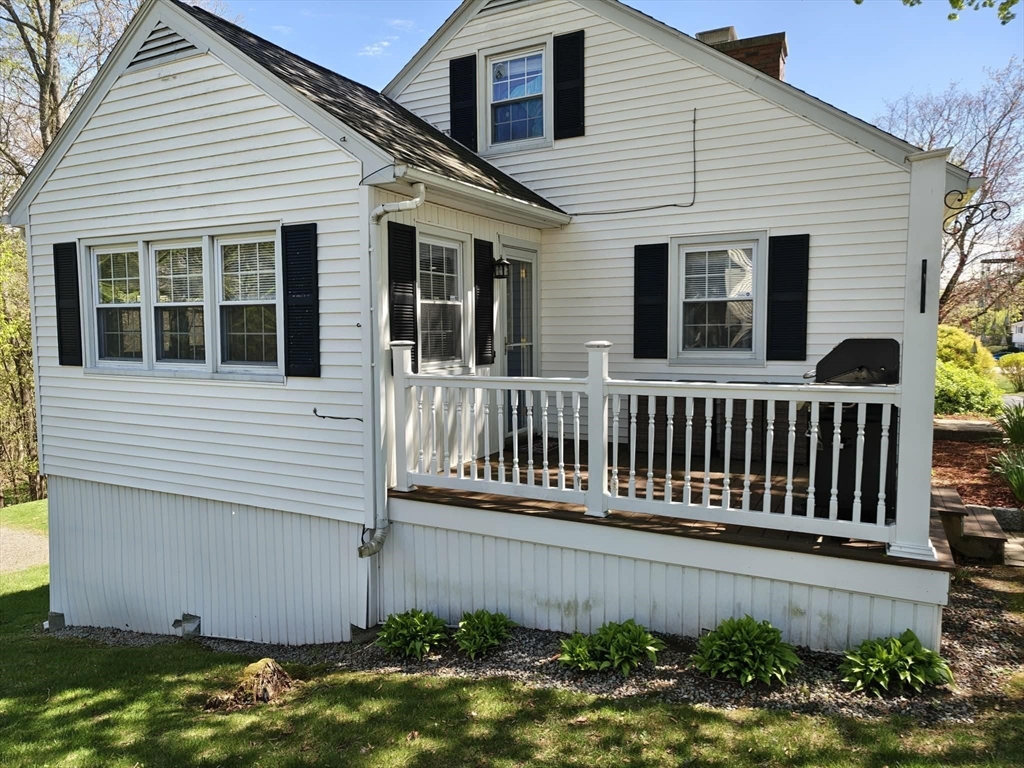 25 Manor Road Auburn, MA 01501 - Photo 3 of 12 Gallery Image 3