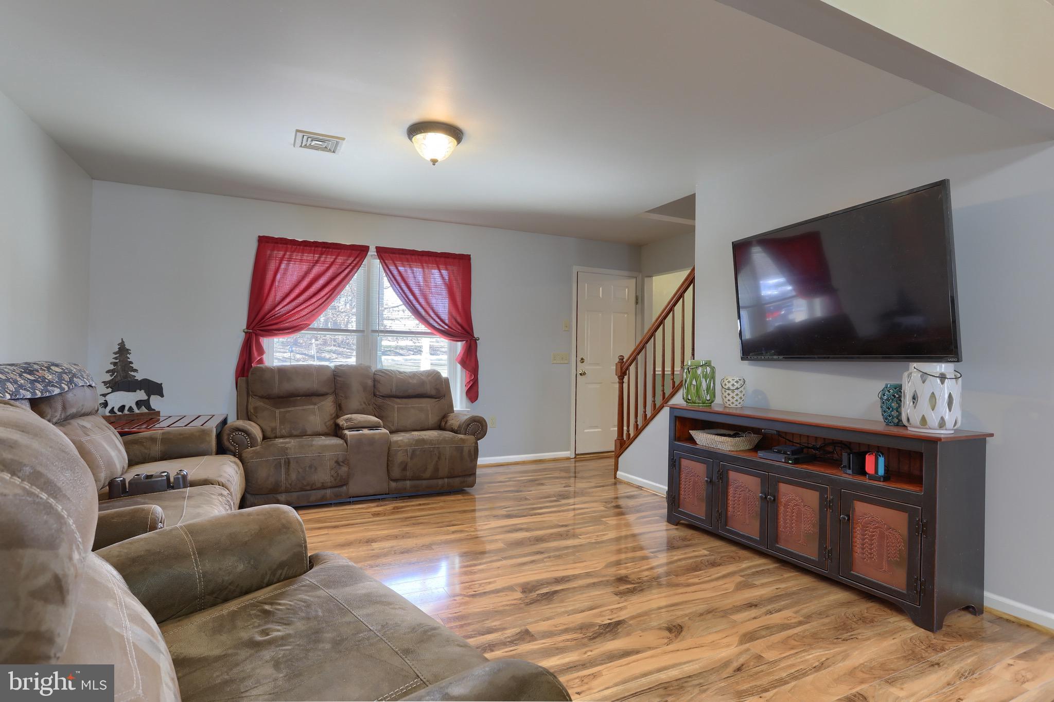 109 Teen Challenge Road Womelsdorf, PA 19567 - Photo 8 of 52 Family room