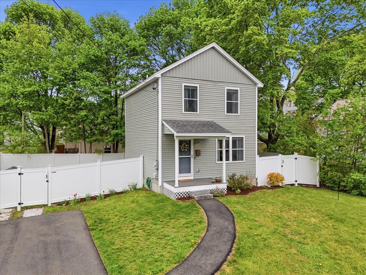 60 Pine Street Rochester, NH 03867 - Photo 2 of 39