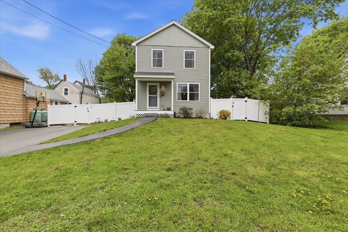 60 Pine Street Rochester, NH 03867 - Photo 5 of 39