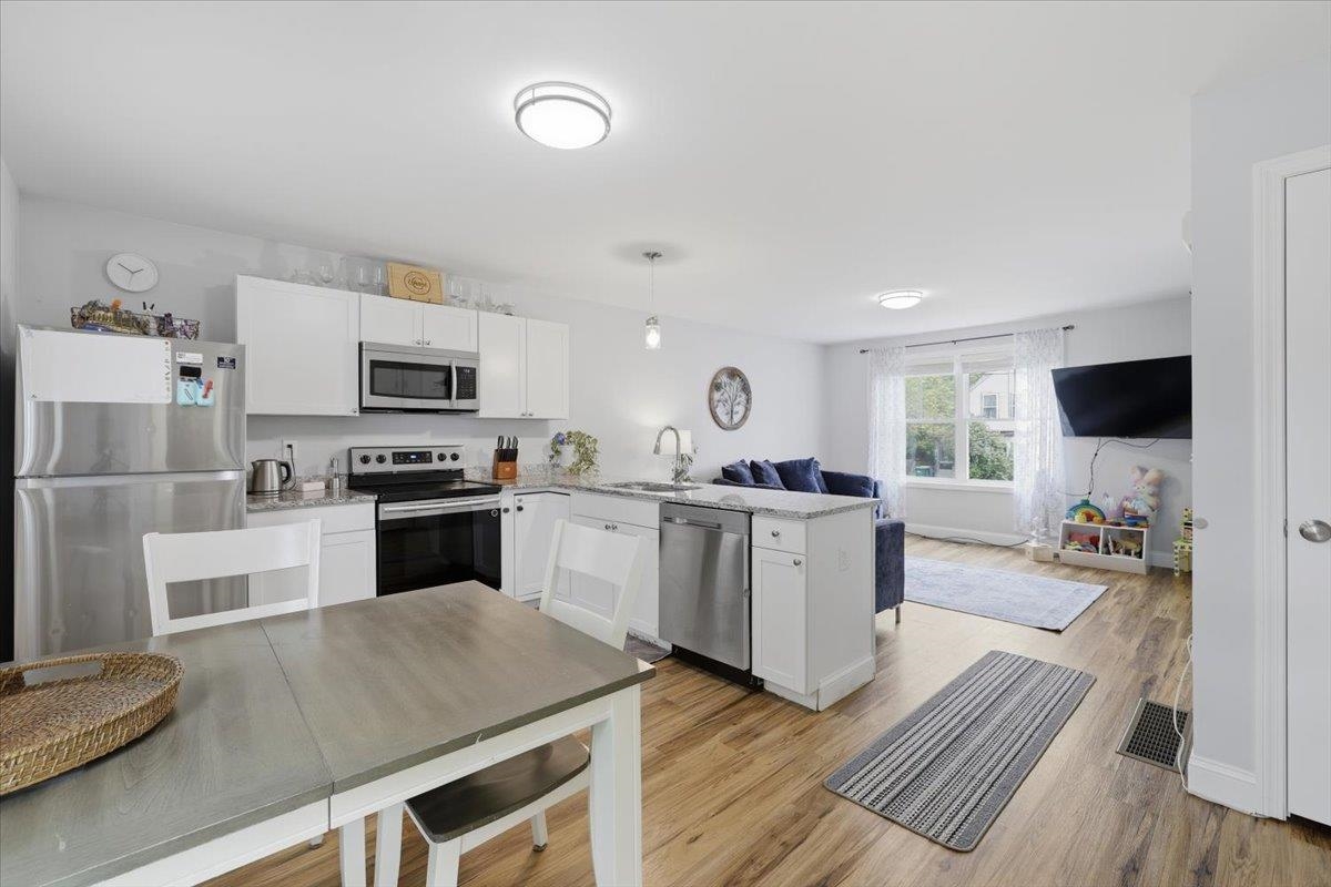 60 Pine Street Rochester, NH 03867 - Photo 10 of 39