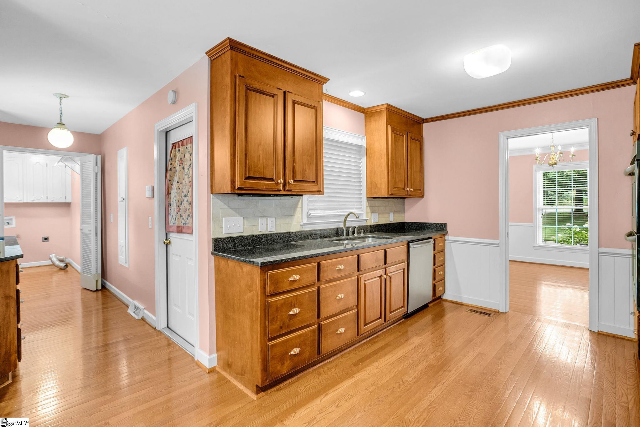 204 Montclair Road Greer, SC 29651 - Photo 23 of 43
