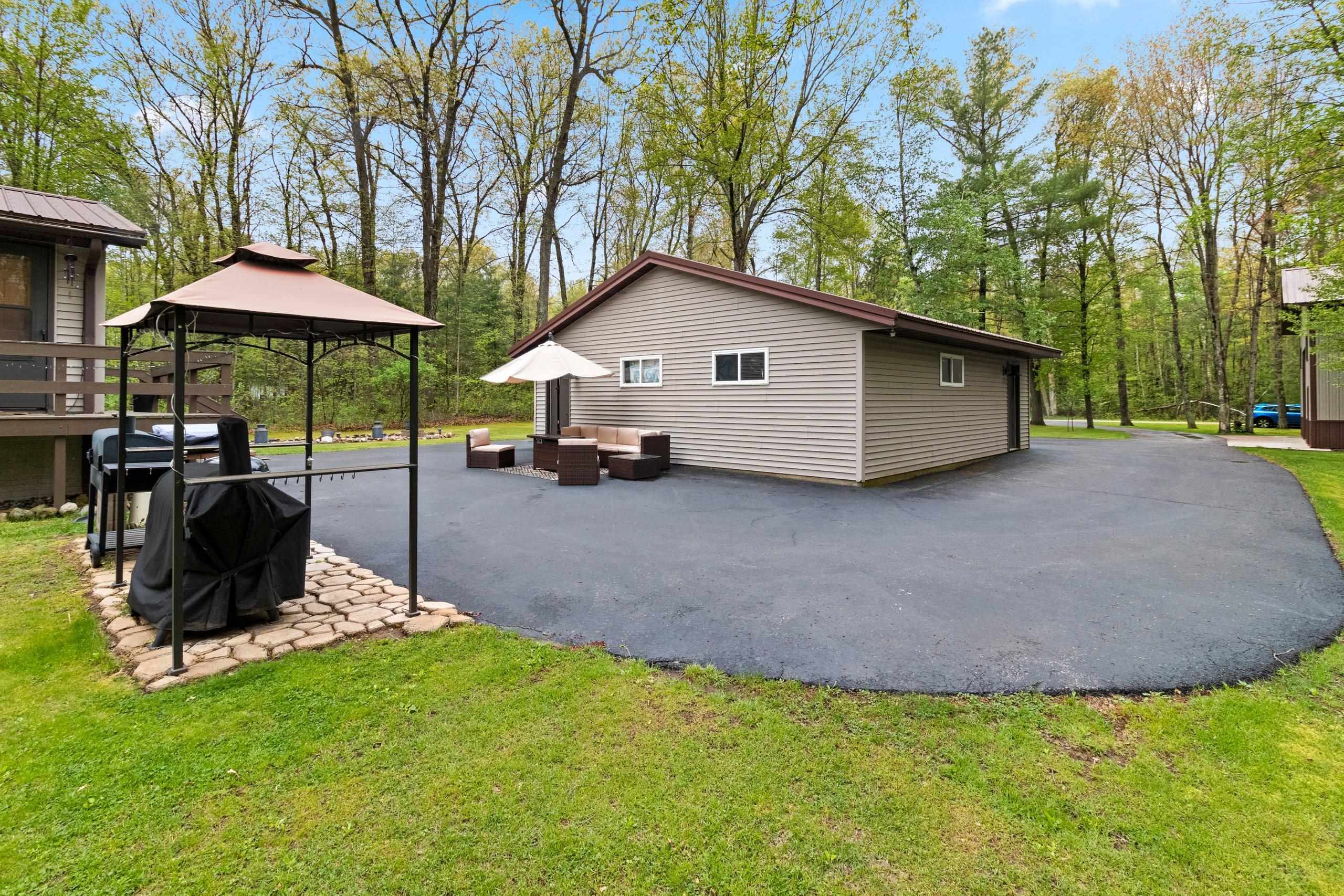 N6828 Springbrook Road Cecil, WI 54111 - Photo 8 of 75