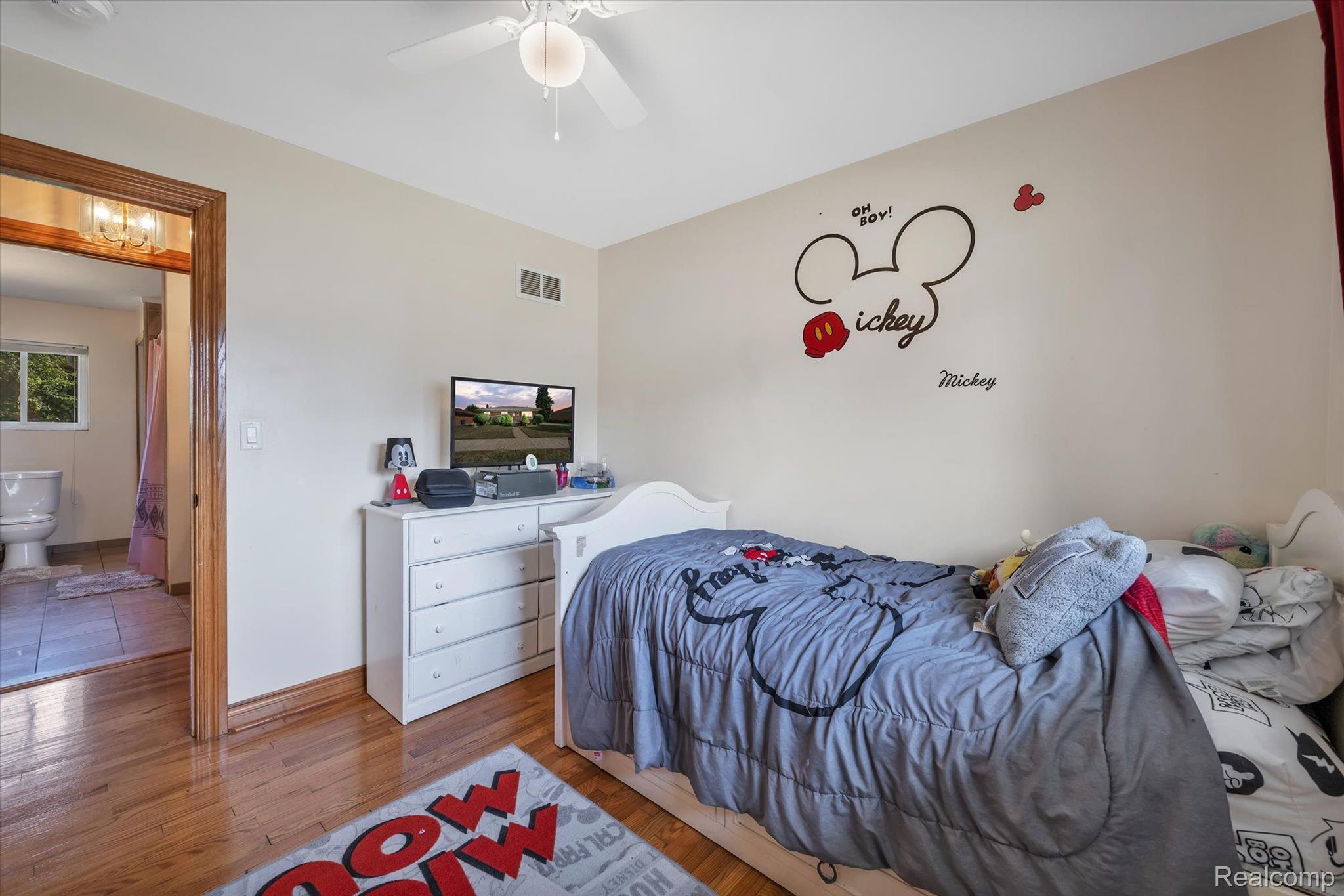 27090 Jean Road Warren, MI 48093 - Photo 23 of 43 Gallery Image 23