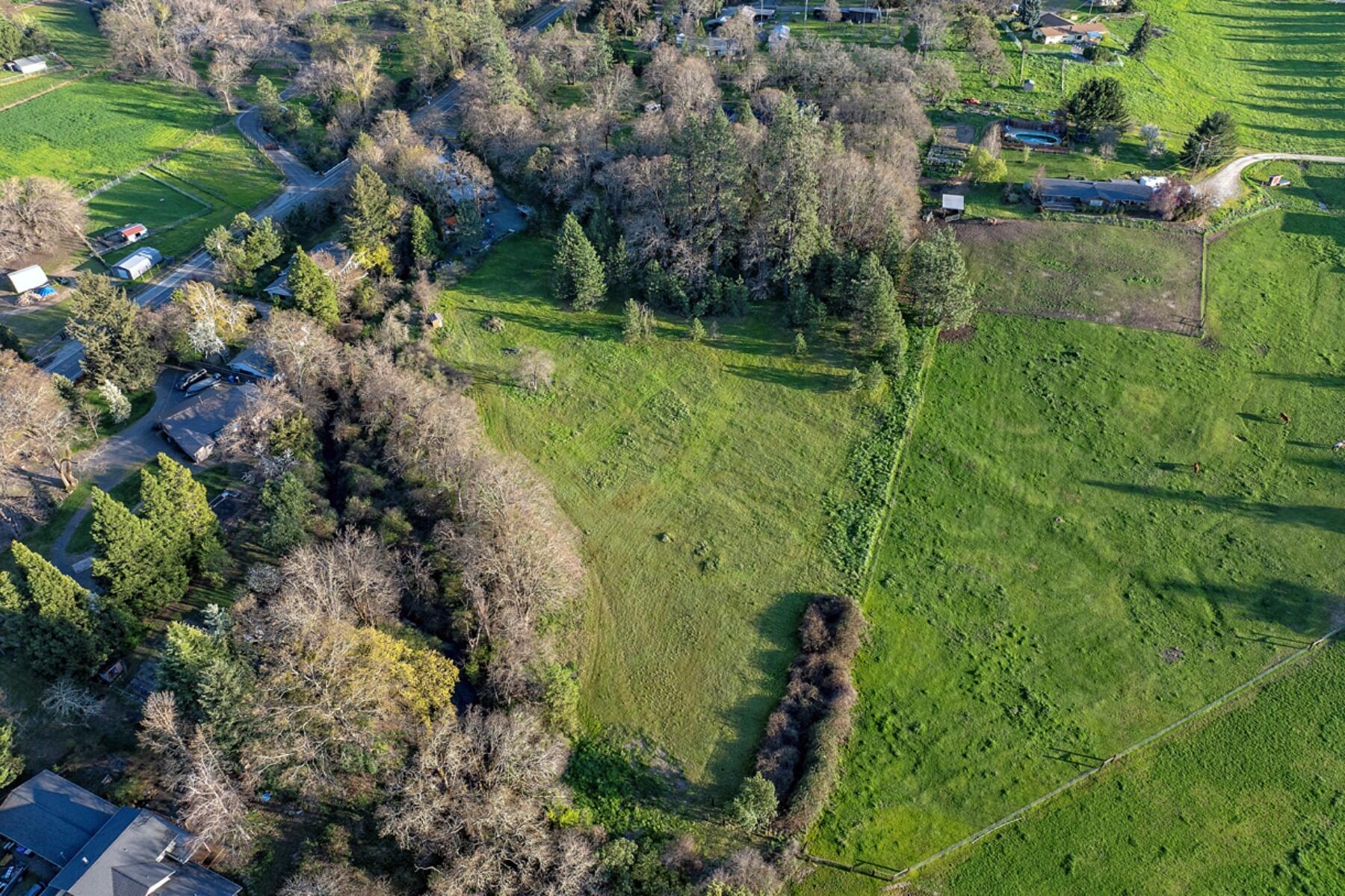 5617 Kane Creek Road Central Point, OR 97502 - Photo 27 of 45 batch_DJI_20240402183041_0027_D copy
