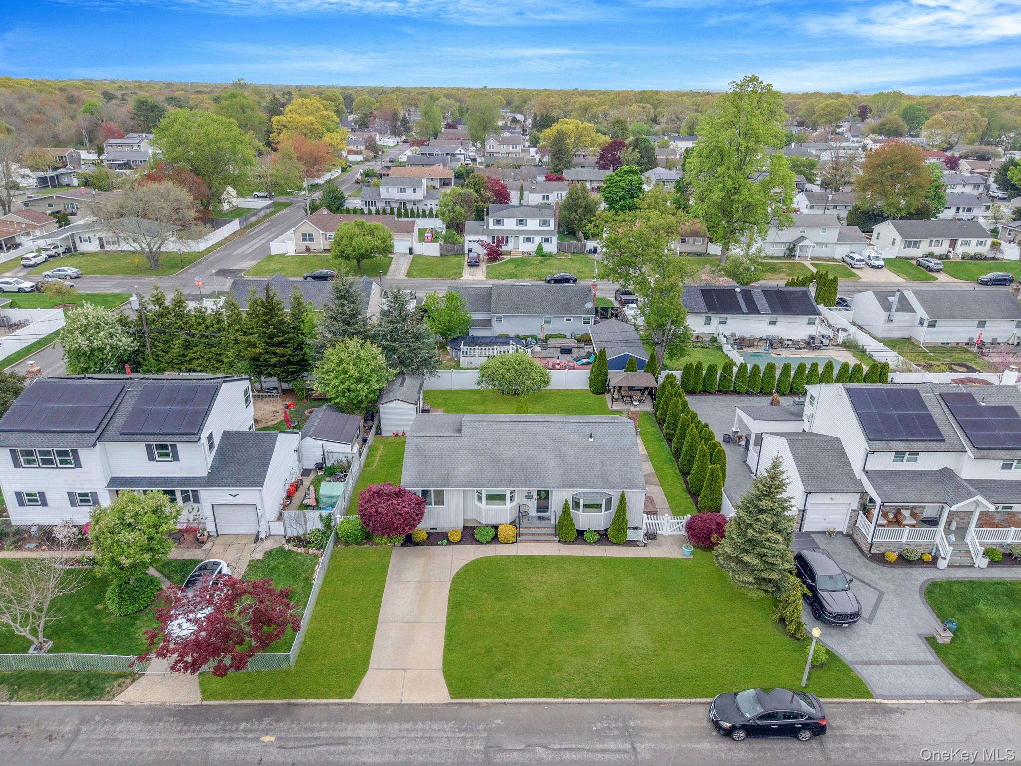 29 Franklin Street Islip, NY 11751 - Photo 36 of 39 an aerial view of multiple house