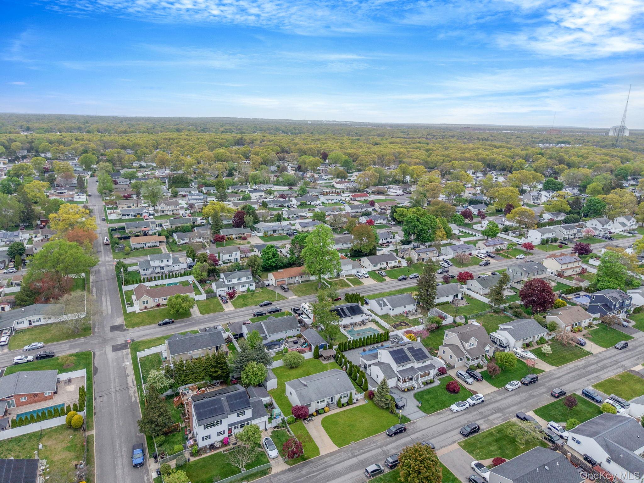 29 Franklin Street Islip, NY 11751 - Photo 37 of 39 an aerial view of residential houses with outdoor space
