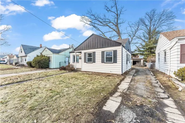 $1,285 | 13514 Emery Avenue, Cleveland, OH 44135