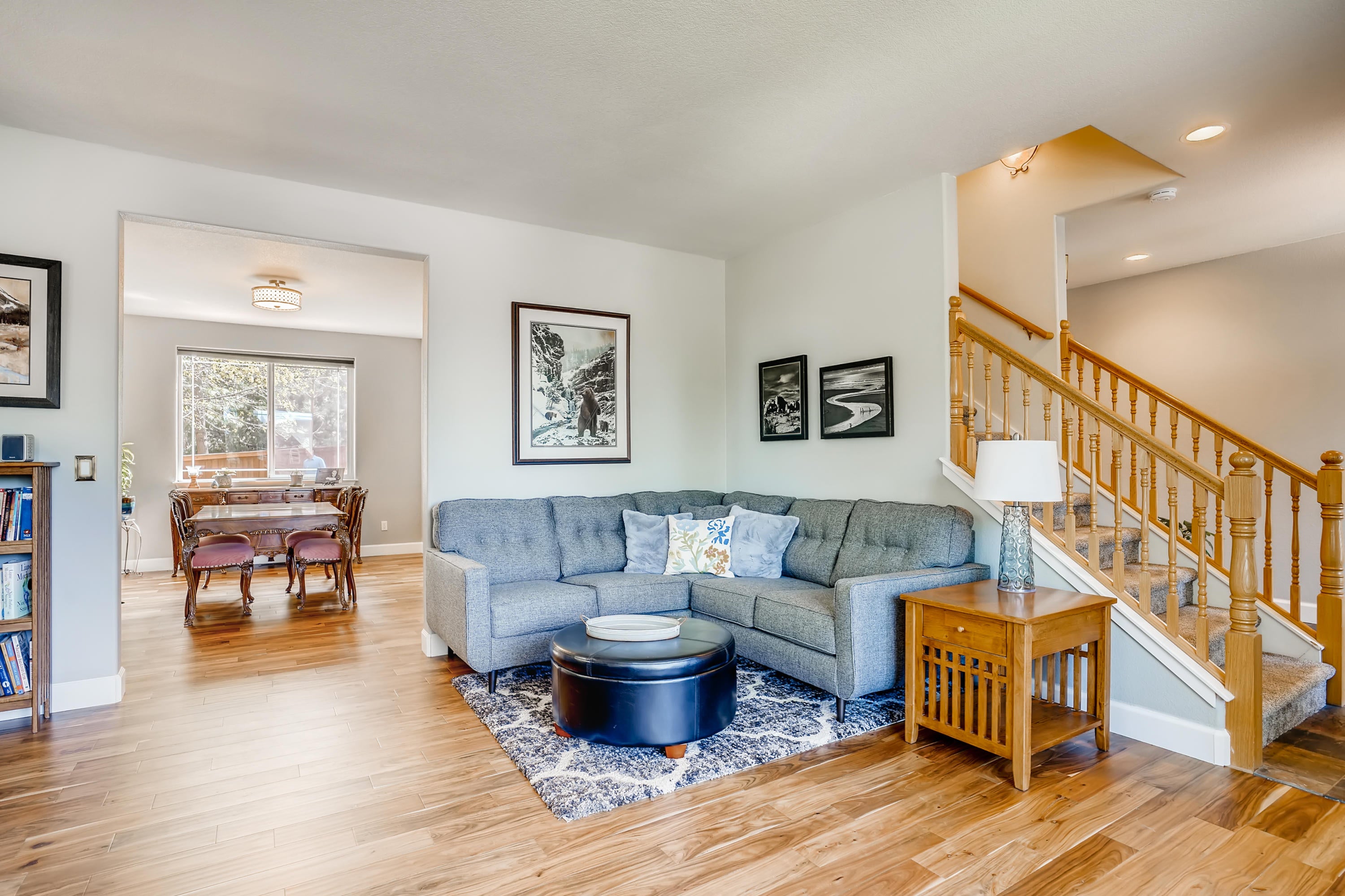 19931 Powers Road Bend, OR 97702 - Photo 5 of 26 14 Living Room