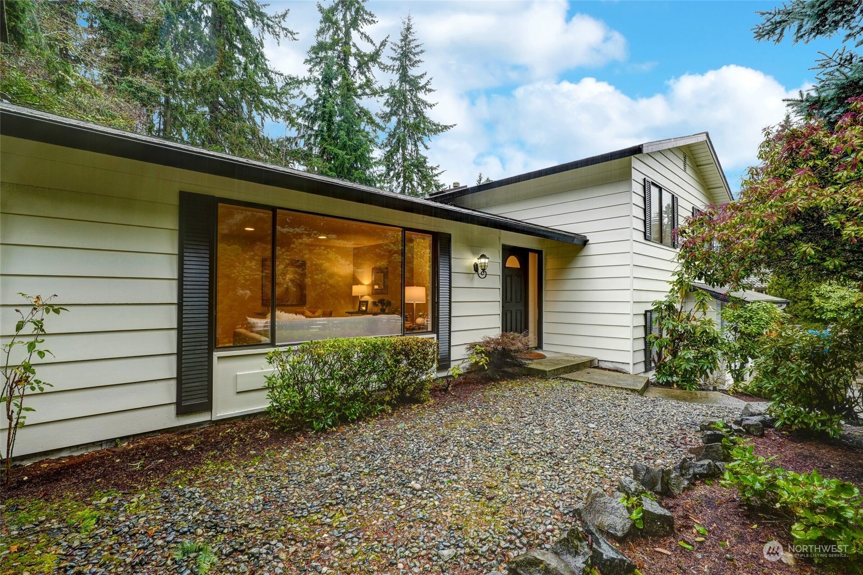 14617 157th Place Southeast Renton, WA 98059 - Photo 2 of 29 Gallery Image 2