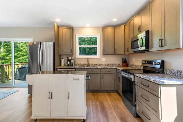 $347,000 | 98 Walter Hill Road, Naples, ME 04055